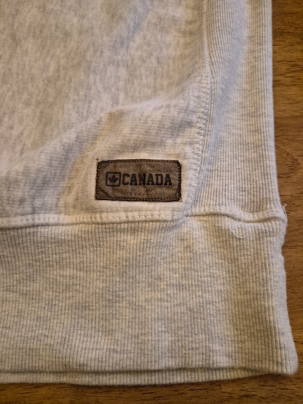 Women's Light Gray Crewneck Sweater with Maple Emblem - Picture 4 of 6